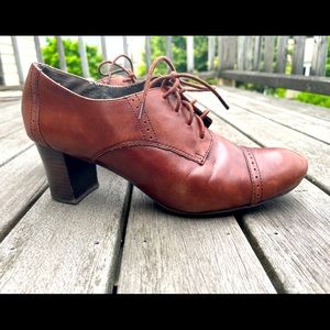 Vintage style Oxford lace up heels
